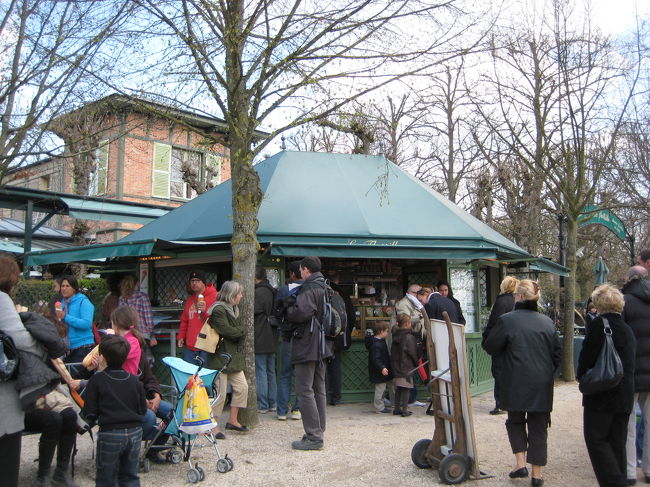 大運河のほとりにあったお店で<br />お昼ごはんをテイクアウト☆