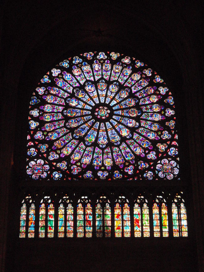 3度目のノートルダム寺院。<br />何回来てもきれいです（*^_^*）