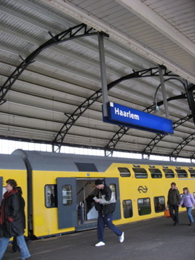 次の目的地はHaarlem。聖バフォ教会 St.Bavokerkにあるミューラー作のオルガンを見に行く。