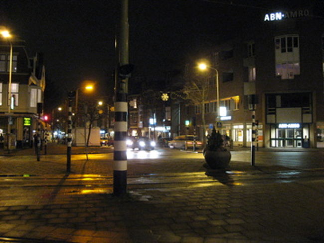 宿代をおさえようと、駅から遠いところを選んでしまったため、ちゃんと到着できるのか心配〜と思いつつも、なんとか宿付近までやってきた。