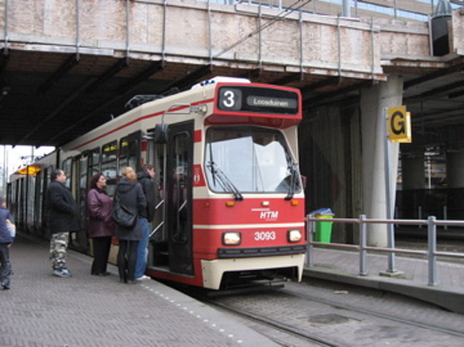 トラムで再びHaag駅へ。<br />今日はここからベルギーのフランダースへ向かう。<br />そして、私の偏ったオランダ旅行は終わった。<br /><br />風車の国だけあって、風が強くて寒かった。<br /><br /><br />to be continued...