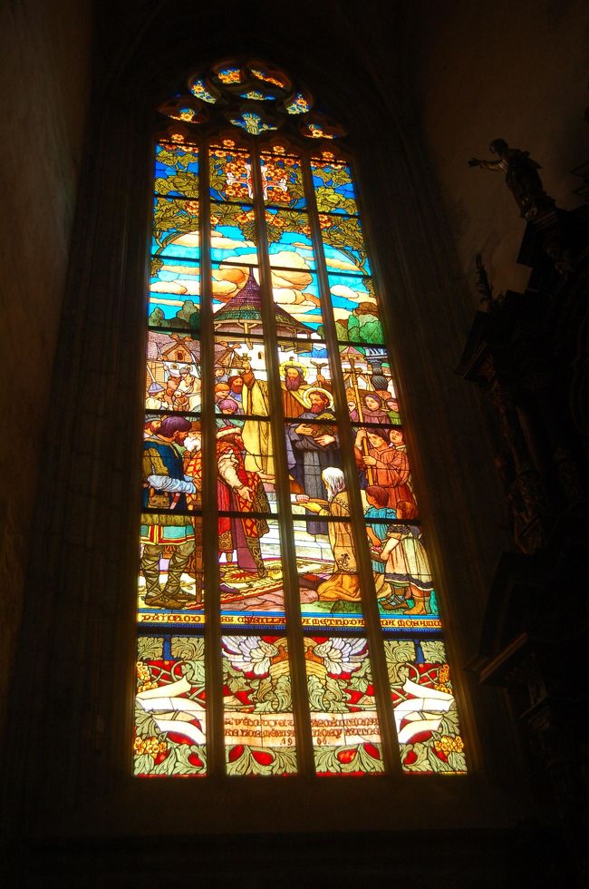 バルバラ聖堂のステンドグラスの1枚