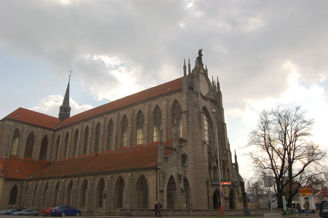 聖母マリア教会　外観