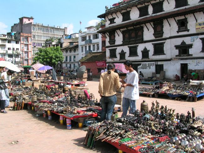 バサンタプル広場の露天商。<br /><br />