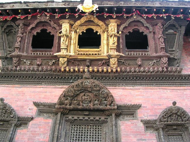 クマリの写真撮影は禁止ですが、タイミングが合わず、拝見することも出来ませんでした。<br /><br />