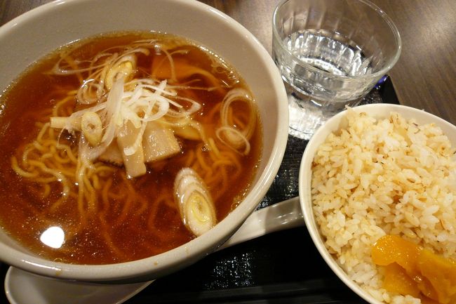 宿に着きました。<br /><br />サービスの「夜泣きソバ」<br /><br />温まります。