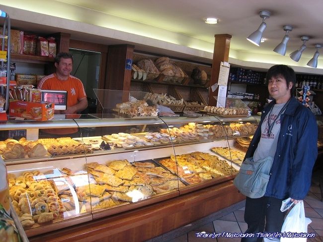 オリーブの実が入ったパンを食べた。