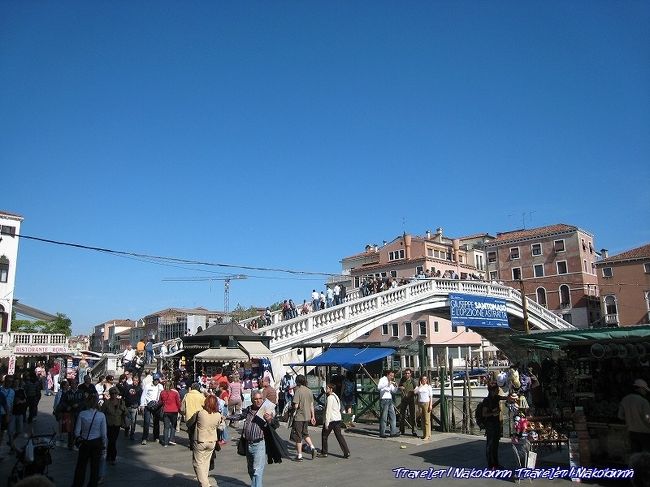 抜けるような青い空。