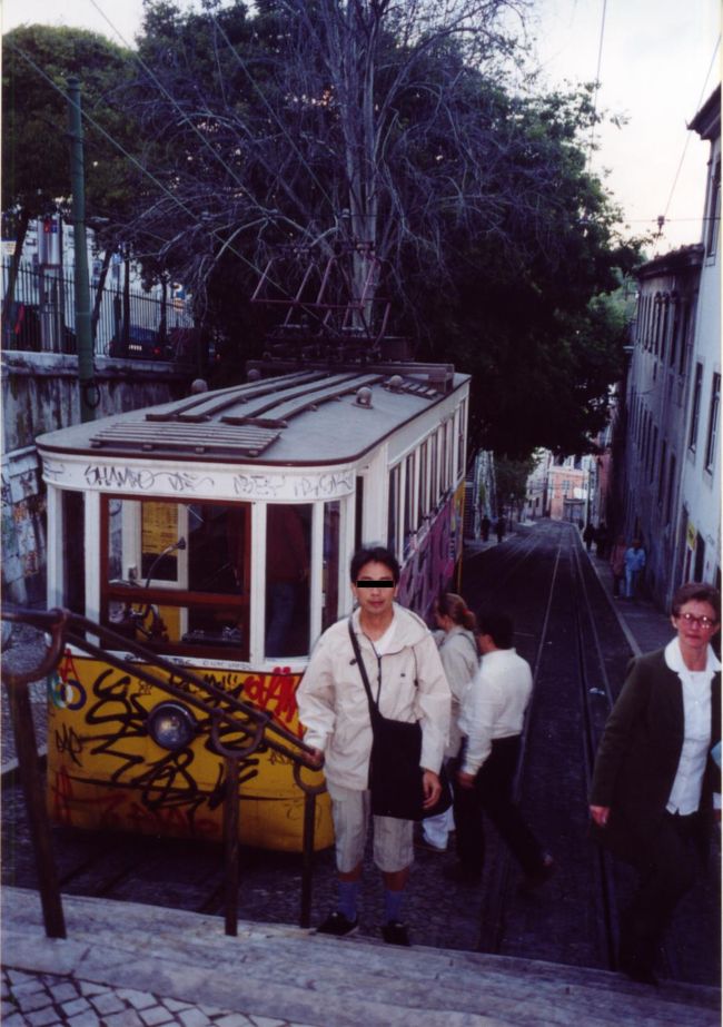 ワインの美味しさもさることながら、空の青さが印象に残っているポルトガル・・・<br />短い滞在だったので、いつかはゆっくりと周遊してみたいと思っています。