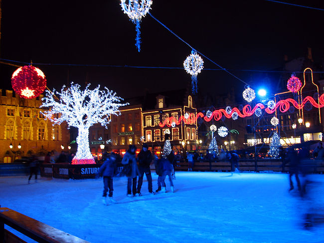 そして定番のスケートリンク。