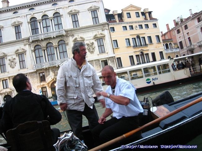 ついにゴンドラに乗った。<br />これは、歌もついた「ゴンドラセレナーデツアー」。<br />ナカナカよかったです。<br />おじさん歌うまいし。