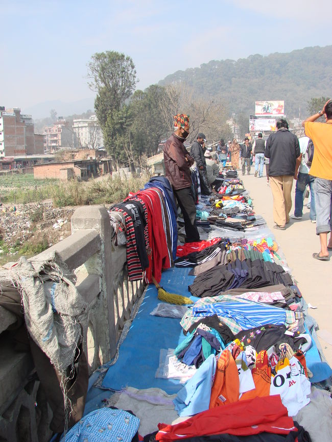 この辺りは町と郊外の境目になる。