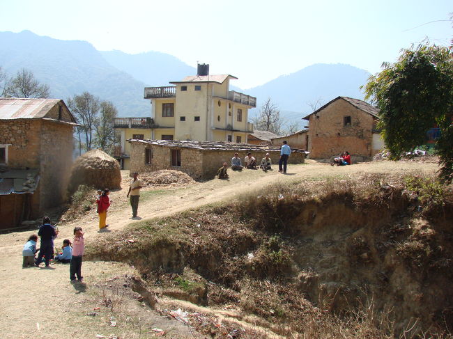 坂道を上りきって丘の上にでる。