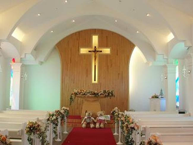 オールイン聖堂です。<br />スヨンの純白のイメージをもとに空間演出したという聖堂。こちらでは実際に結婚式を挙げることもできるそうですよ。 <br />