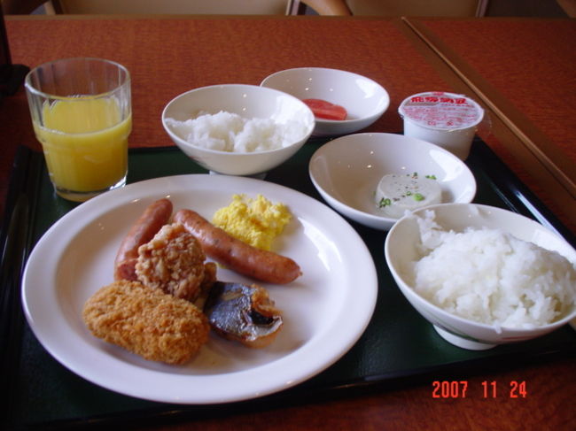 朝食バイキング。なかなかでした。