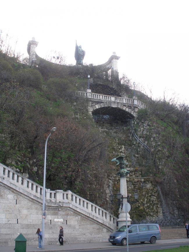 聖ゲッレールトのモニュメントまでは、上れそう