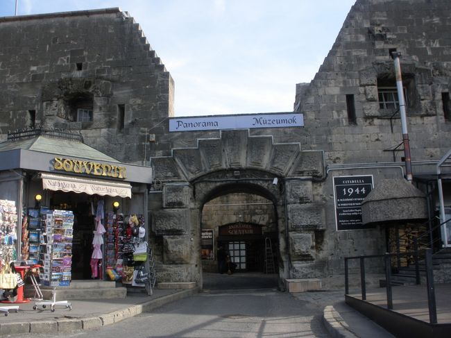 ツィタデッラ<br /><br />入ろうかとも思ったけど、とにかく早くここから戻りたくなって<br /><br />