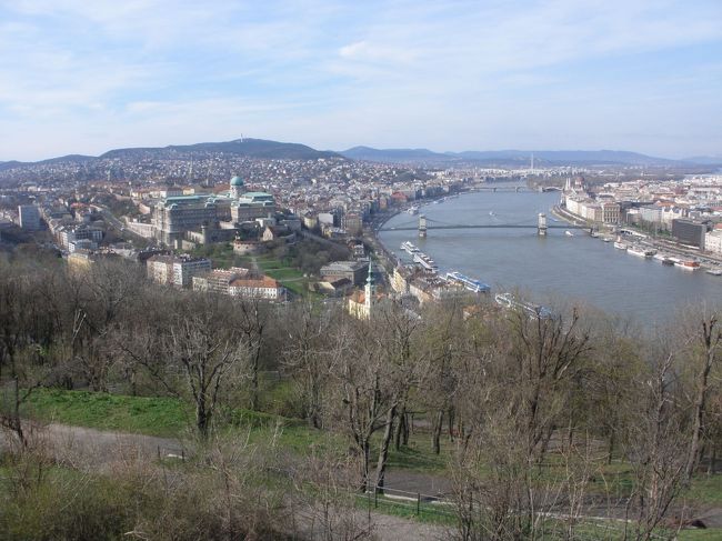 誰か下っていく人たちが居ないかどうか物色中