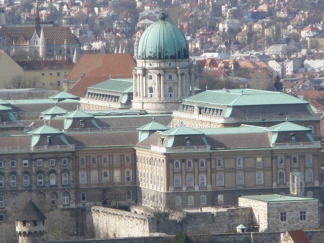 王宮をさらに拡大〜