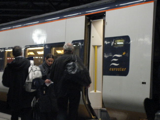 「Eurostar」<br />これでドーバー海峡をくぐり抜け、Waterlooへ！<br /><br />今回のひとりユーロツアー最終地点、ロンドンには友人が住んでいるので、そこでお世話になる。