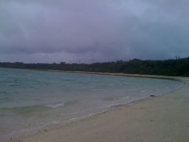 波も高い、でも、さすがにきれいなビーチ。