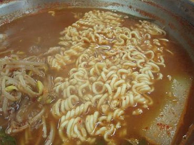 最後に乾麺も入れて・・・<br />スープも美味しくって満足でしたよ〜♪