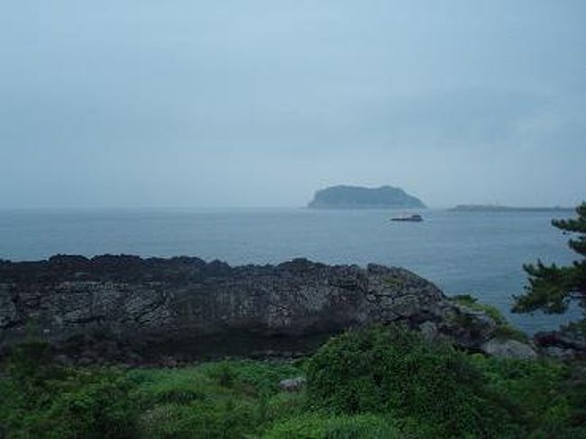 すぐ近くに海があるけれど、砂浜が無く岩だらけなので、海に近づけませんでした〜(T_T)<br />ちょっと残念でした。