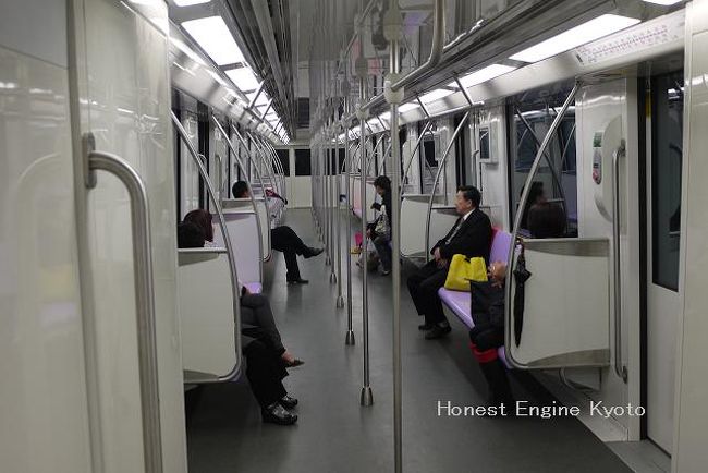 乗った電車は、真っ新!!<br />まだ塗料の匂いがする。