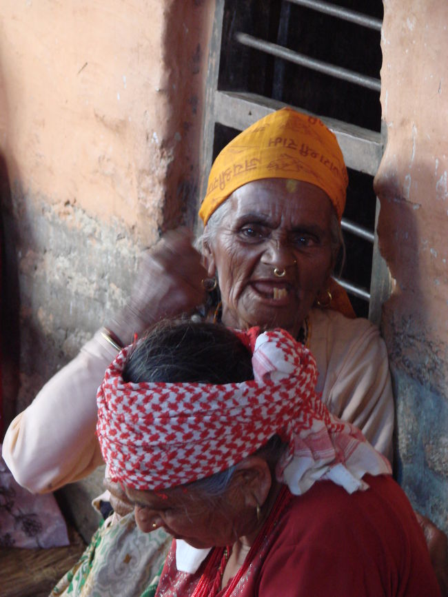 お婆ちゃん、今日はめでたい日だから怒らないで・・・。