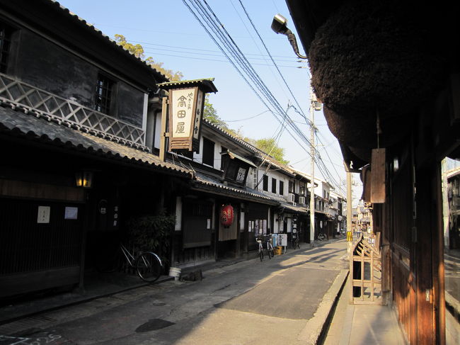 この通りって、すごく絵になります。<br /><br />あ、友達から呼び出し。