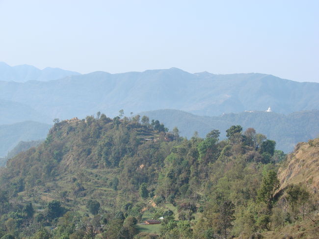 この尾根がメトラン村の最南部。