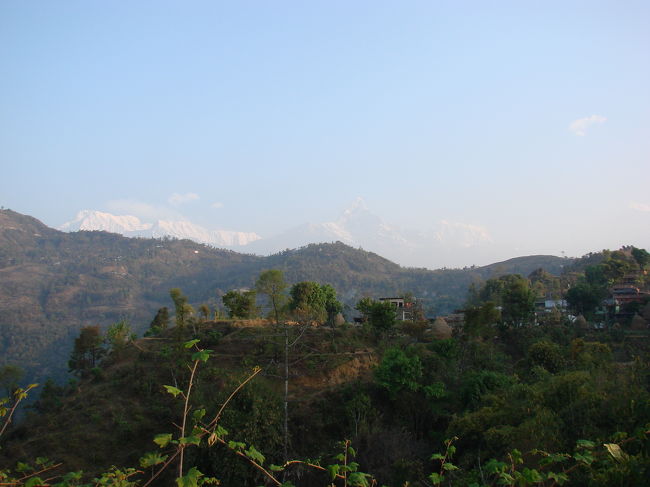 手前がメトラン村、向こうがギャザルティ村、その左がゴターディ村。