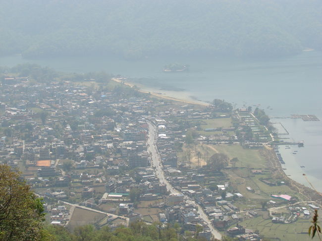 工事現場から見たペワ湖の周辺、レイクサイド。