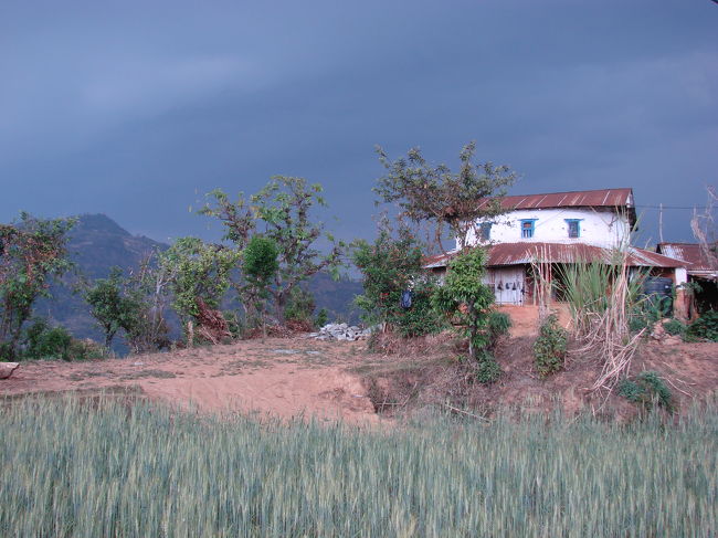 黒い雲が空をおおってくる。