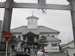 滋賀に住む友人のところに遊びに行きました。せっかくなので、近江八幡をぶらり。堀と古い町並みと洋館のある街です。
