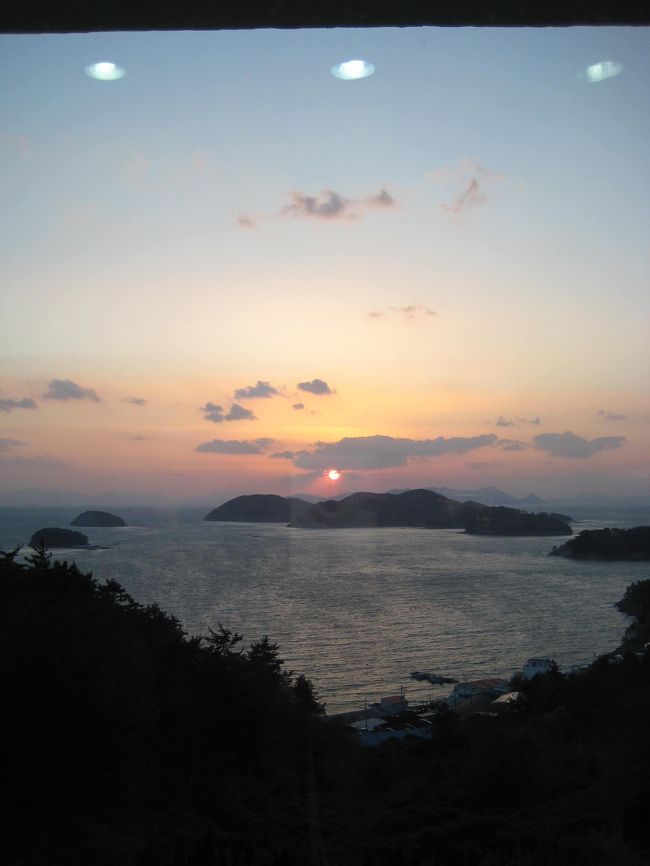 少しづつ太陽が沈む様子を<br />こんな風にして眺めることは<br />本当に久しぶりでとても気持ちが<br />癒されました。