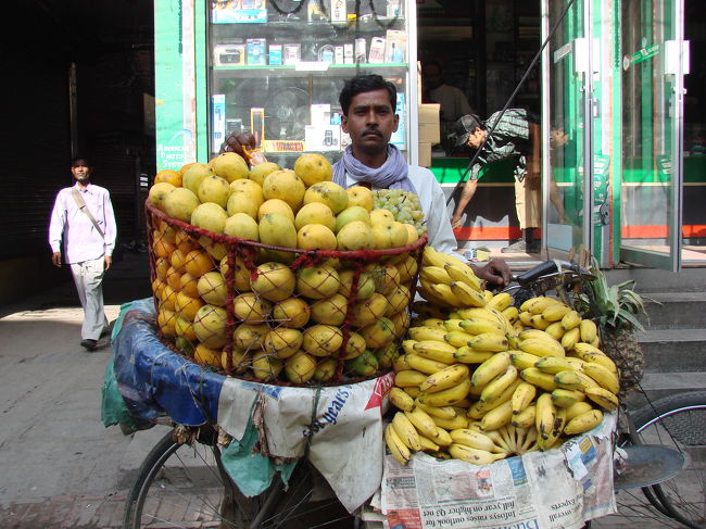 暫く寺院にいて町へ帰ってきた、町中の写真を撮ってるほうが面白い。