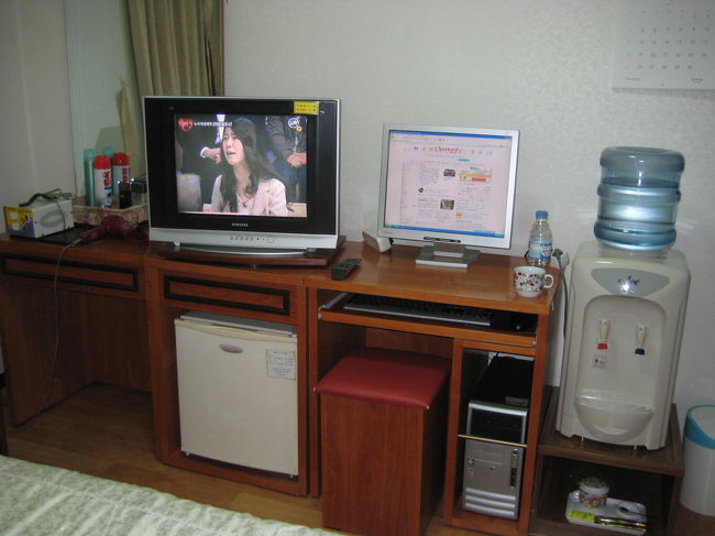 一番にうれしかったのは<br />室内にＰＣがあったことです。<br />日本語入力が出来るように<br />教えてもらいました。<br /><br />フロントの柳さんには<br />お世話になりまして有難う御座いました。<br />次も機会があったら是非に<br />東新ホテルを利用したいと<br />思っています。