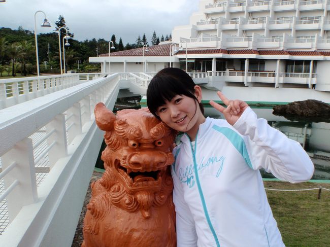 ２月にＯＷ講習を受けて今回初ファンダイビングの<br />り〜ちゃん<br />何故かビーチダイビングが大好き<br />ボートダイビングしたら絶対ボートの方が好きになると思うんだけど・・・<br />り〜ちゃんにつきあってビーチダイビングしてたら<br />年寄りのきょろは身がもちませ〜ん<br /><br />滞在２日目の本日は講習を受けたダイビングショップ<br />マリンクラブクレアさんでお世話になります。<br />今日は何処へ連れて行ってくれるのかな？<br />楽しみです。