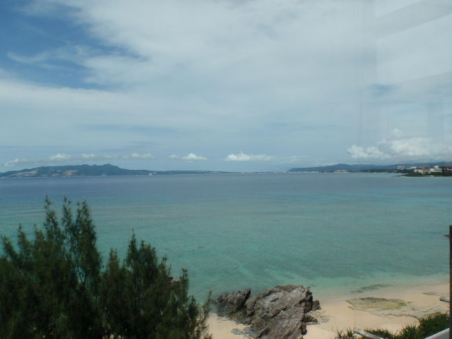 ２日目ダイビングの後、午後はお菓子御殿でお土産をまとめて購入しました。<br />天気が良いので２Ｆのレストランで綺麗な海の景色を眺めながら、しばし休憩