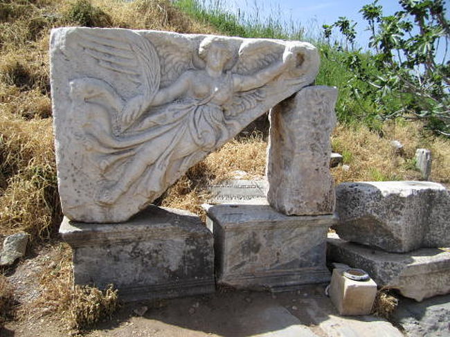 ニケのレリーフ