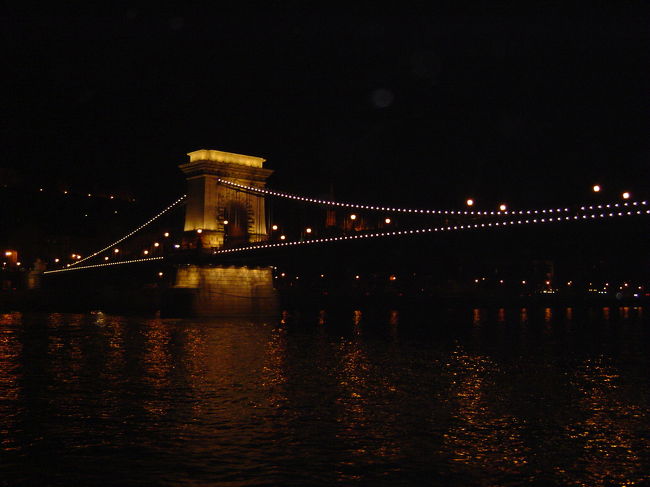 夜のエリザベート橋