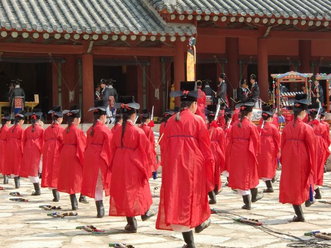 楽、歌、舞の三つを合わせて宗廟祭礼楽と呼んでいます。<br /><br />洗練された美しさを持つ韓国伝統文化に触れることができて良かったです。<br /><br /><br />GWに合わせてソウルへ行かれる方、宗廟大祭に足を運ばれてみてはいかがでしょうか。