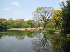 江戸城の北側にある北の丸公園。

国立近代美術館工芸館を抜けると、公園に入ります。

江戸時代初期は徳川家の代官衆をはじめ、幕府の重臣の屋敷があったので、代官町と呼ばれていました。