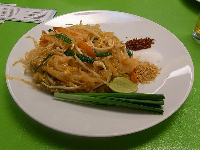 ここで食べたパッタイが今回の滞在で一番美味しかったパッタイです。