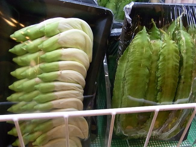 右のは日本でもみたことがあります。<br />左のは見たことがありません。なんでしょ？