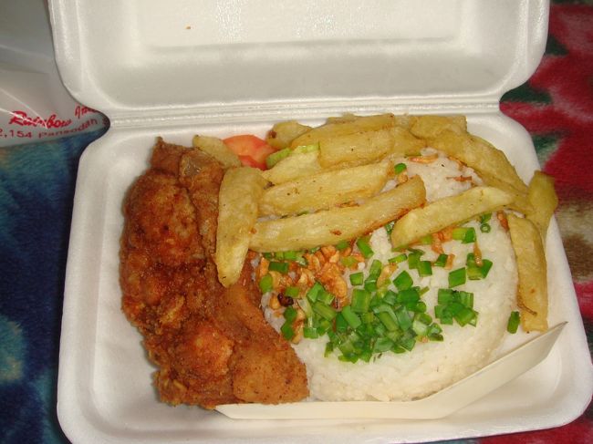 そのマック・バーガーでご飯＋フライドチキンというのを購入。1800チャット（180円）。<br />はっきり言って高い。<br />このご飯を食べた瞬間、<br />インド料理やへ行けばよかったと非常に後悔した。<br />高くて私の口に合わなかった。