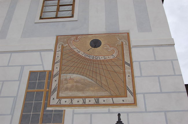 壁に描かれた時計<br />面白いです