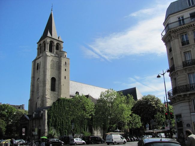 サン・ジェルマン・デ・プレ教会<br />地球の歩き方では三ツ星のスポットだったけど、地味な教会。地下鉄の駅からすぐなのですが、一瞬どれかわかりませんでした。