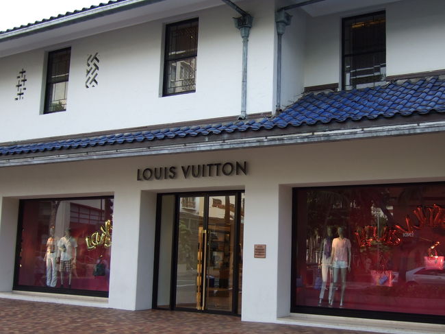 和風なヴィトンを横目に…歩きます！！<br /><br />